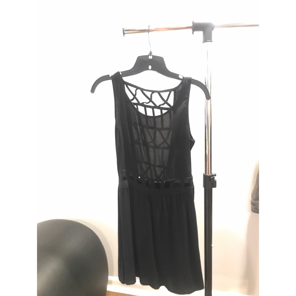Cut out back tank dress